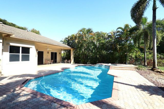 5330 SW 199th Avenue, Pembroke Pines, FL 33332