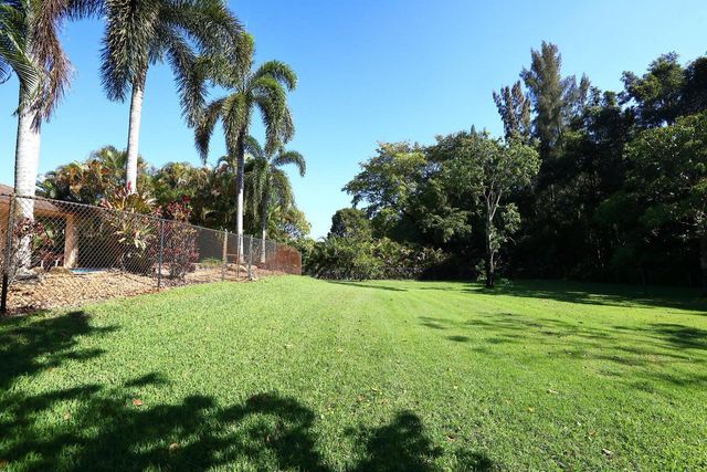 5330 SW 199th Avenue, Pembroke Pines, FL 33332