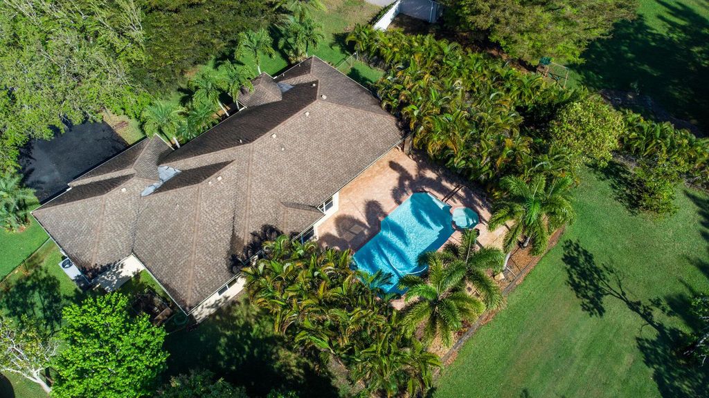 5330 SW 199th Avenue, Pembroke Pines, FL 33332