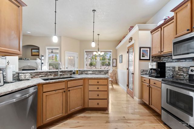 615 W Yosemite Dr, Meridian, ID 83646