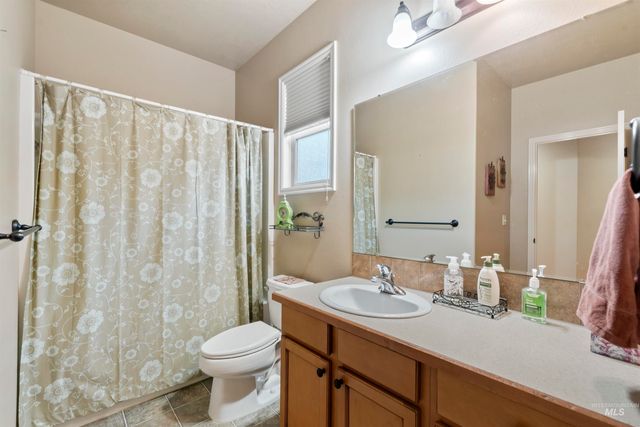 615 W Yosemite Dr, Meridian, ID 83646