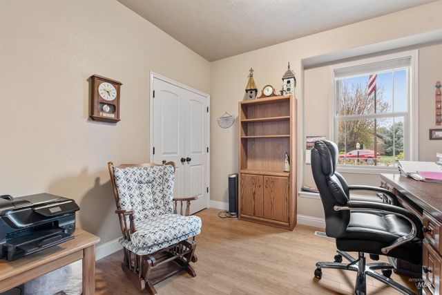 615 W Yosemite Dr, Meridian, ID 83646