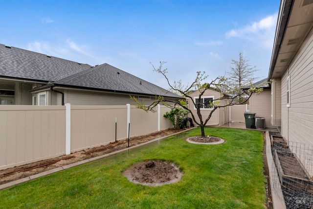 615 W Yosemite Dr, Meridian, ID 83646