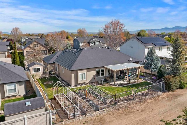 615 W Yosemite Dr, Meridian, ID 83646