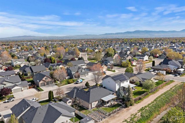 615 W Yosemite Dr, Meridian, ID 83646