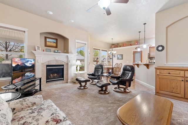 615 W Yosemite Dr, Meridian, ID 83646