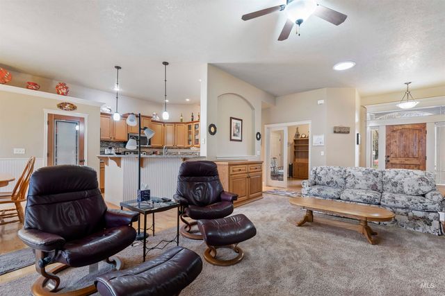 615 W Yosemite Dr, Meridian, ID 83646