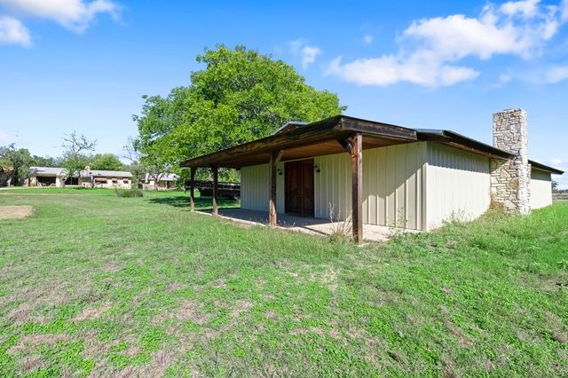 6268 Hwy 27, Center Point, TX 78010