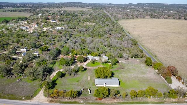 6268 Hwy 27, Center Point, TX 78010