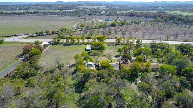 6268 Hwy 27, Center Point, TX 78010