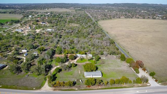 6268 Hwy 27, Center Point, TX 78010