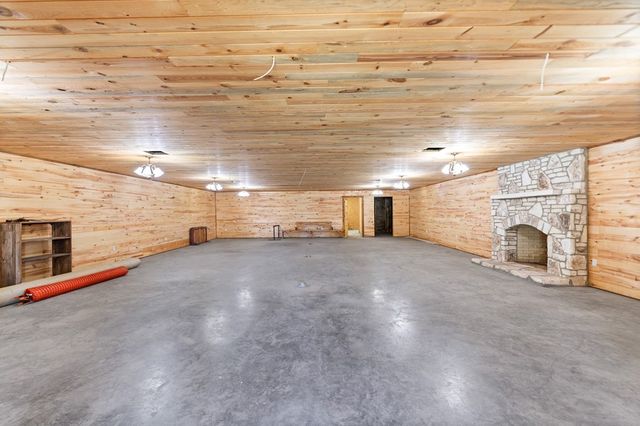 6268 Hwy 27, Center Point, TX 78010