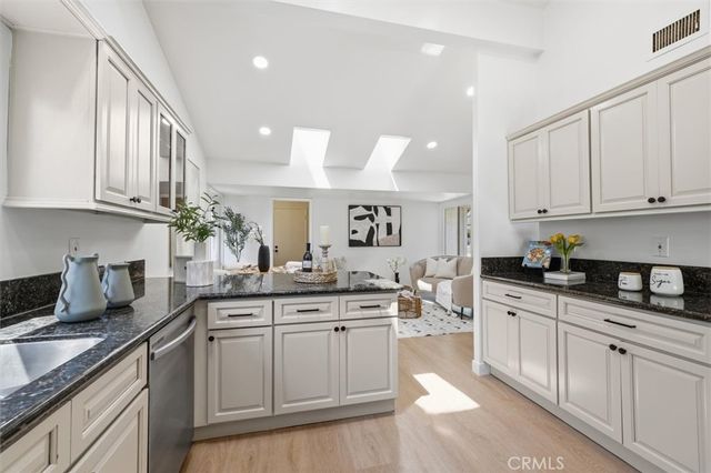 7022 Hartcrest Drive, Rancho Palos Verdes, CA 90275
