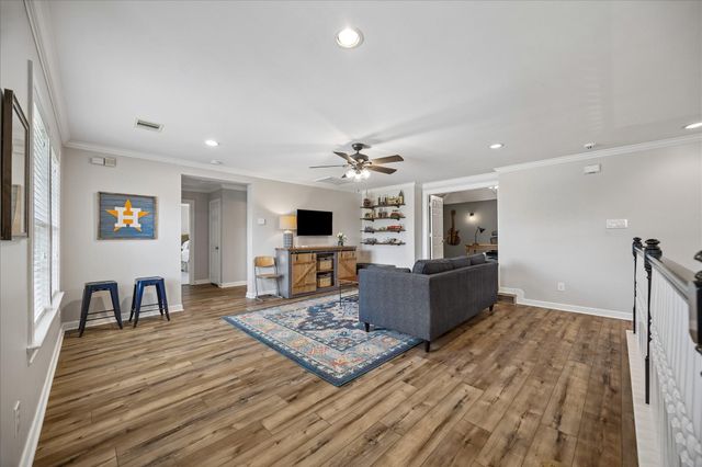 1202 Lodgeglen Court, Katy, TX 77494