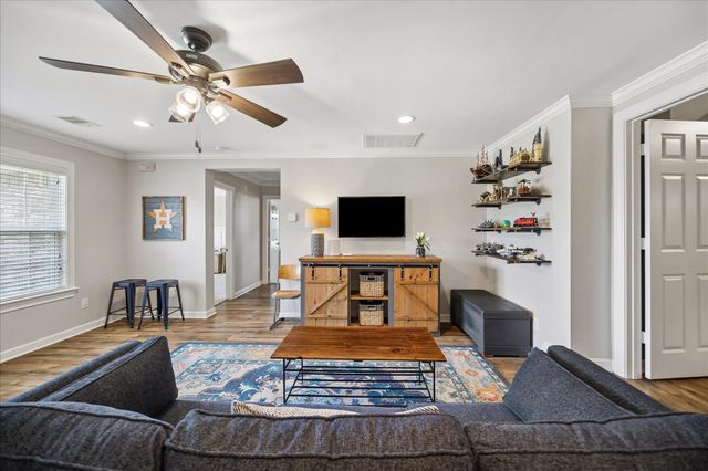 1202 Lodgeglen Court, Katy, TX 77494