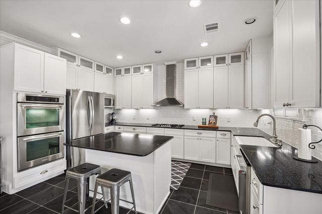 1202 Lodgeglen Court, Katy, TX 77494