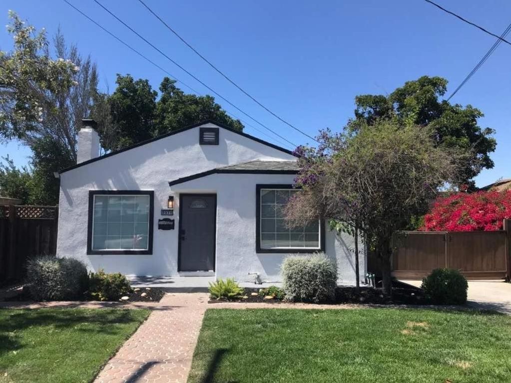 2571 Los Coches Avenue, San Jose, CA 95128