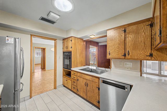 1707 W COOLIDGE Street, Phoenix, AZ 85015
