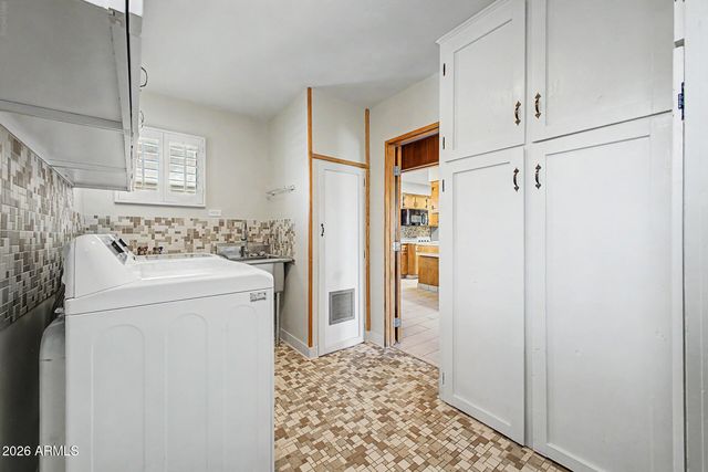 1707 W COOLIDGE Street, Phoenix, AZ 85015
