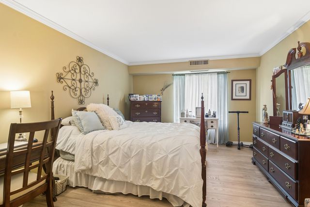 1405 E Central Road 218C, Arlington Heights, IL 60005