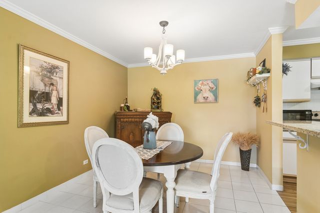 1405 E Central Road 218C, Arlington Heights, IL 60005
