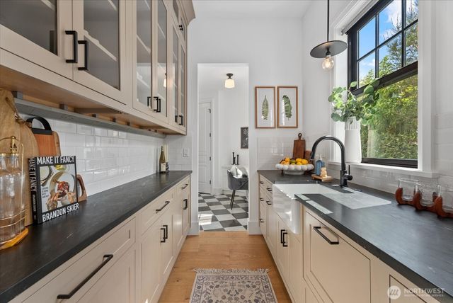 6224 NE Princeton Way, Seattle, WA 98115