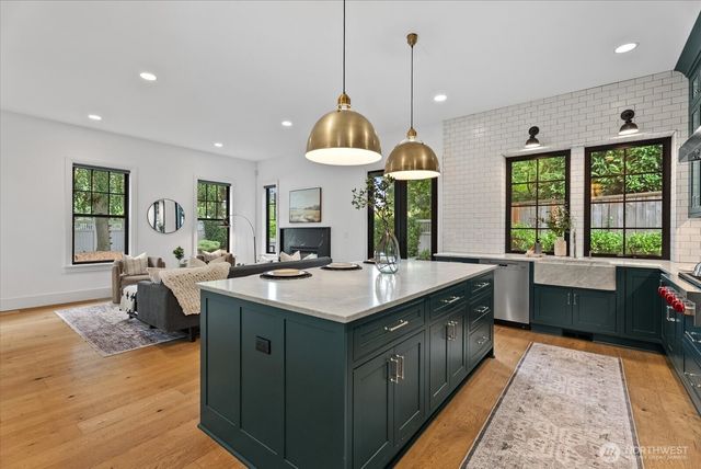 6224 NE Princeton Way, Seattle, WA 98115