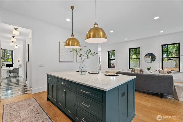 6224 NE Princeton Way, Seattle, WA 98115