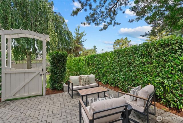 6224 NE Princeton Way, Seattle, WA 98115