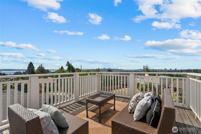 6224 NE Princeton Way, Seattle, WA 98115