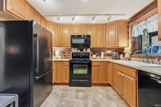 6026 Sundance Drive, Fort Wayne, IN 46825