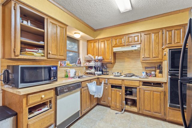 6510 Oak Forest Court, Fort Worth, TX 76112