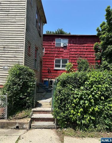 156 19th Avenue, Irvington, NJ 07111