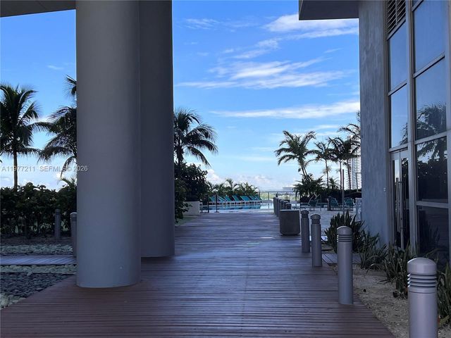 888 Biscayne Blvd 3001, Miami, FL 33132