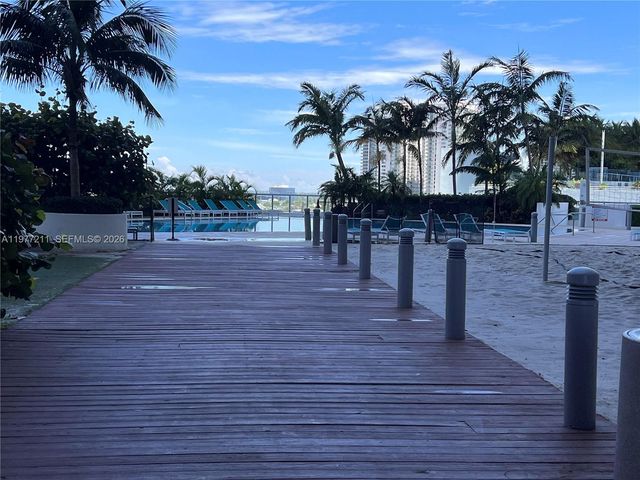 888 Biscayne Blvd 3001, Miami, FL 33132