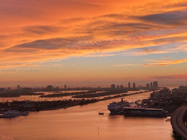 888 Biscayne Blvd 3001, Miami, FL 33132