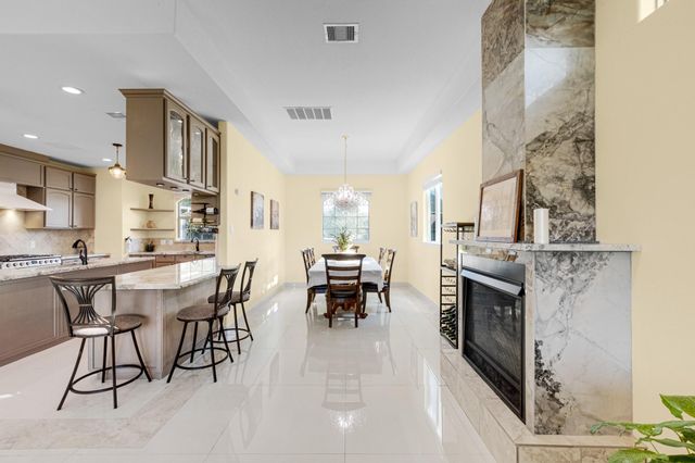 419 Old Orchard Drive, Dickinson, TX 77539