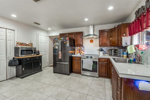 3114 Fairgate Drive, Carrollton, TX 75007