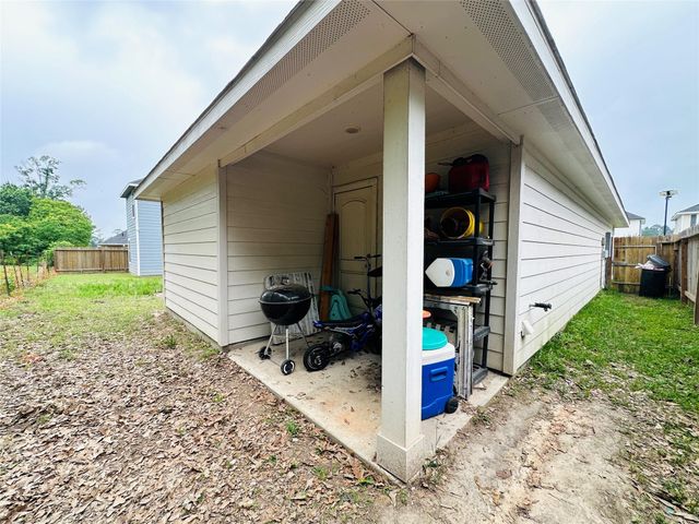 16922 Marie Village Drive, Conroe, TX 77306