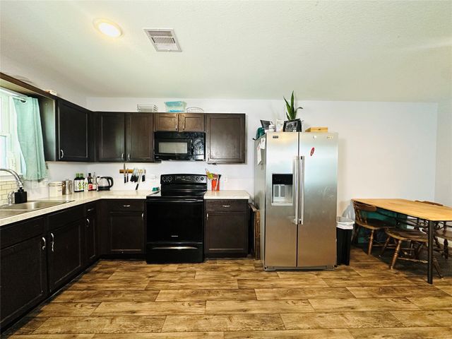 16922 Marie Village Drive, Conroe, TX 77306