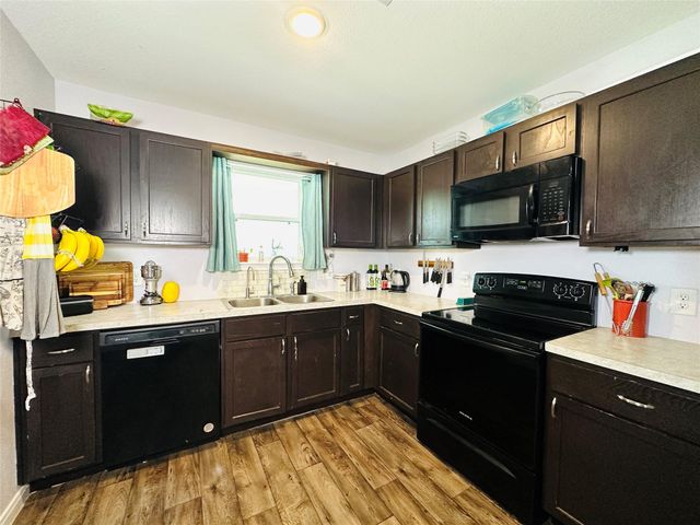 16922 Marie Village Drive, Conroe, TX 77306