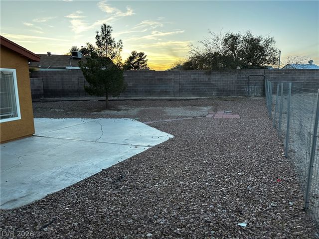 3915 Calle Tereon, Las Vegas, NV 89103