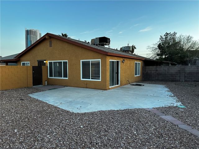 3915 Calle Tereon, Las Vegas, NV 89103
