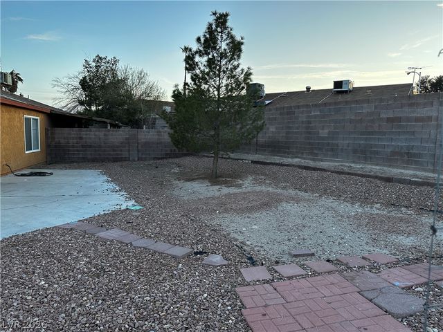 3915 Calle Tereon, Las Vegas, NV 89103