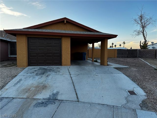 3915 Calle Tereon, Las Vegas, NV 89103