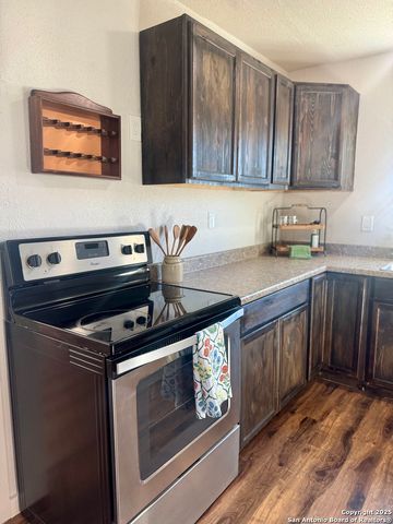 419 W Culberson, Sabinal, TX 78881