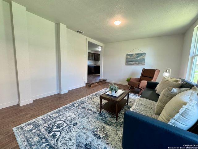 419 W Culberson, Sabinal, TX 78881