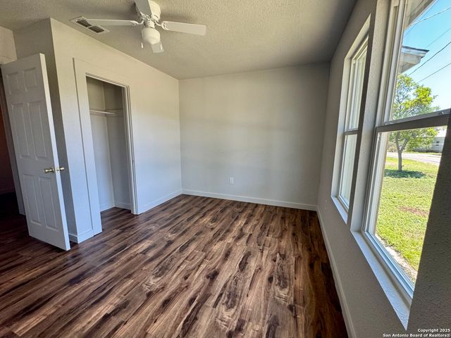 419 W Culberson, Sabinal, TX 78881