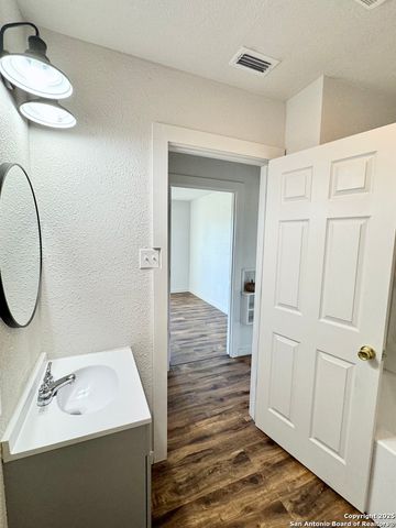 419 W Culberson, Sabinal, TX 78881