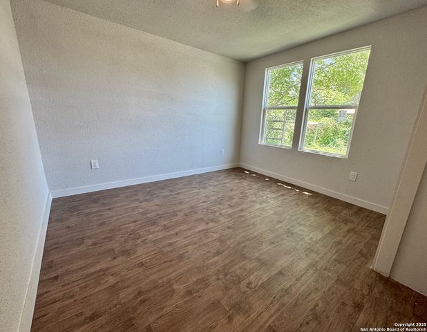 419 W Culberson, Sabinal, TX 78881